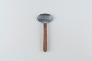 Illustration for article titled This Bizarre Cutlery Was Designed to Make First Dates Less Awkward